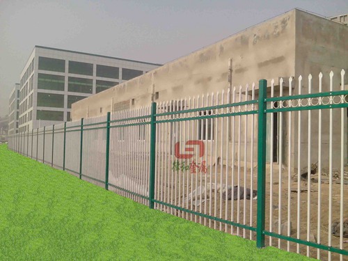 圍墻護欄.jpg