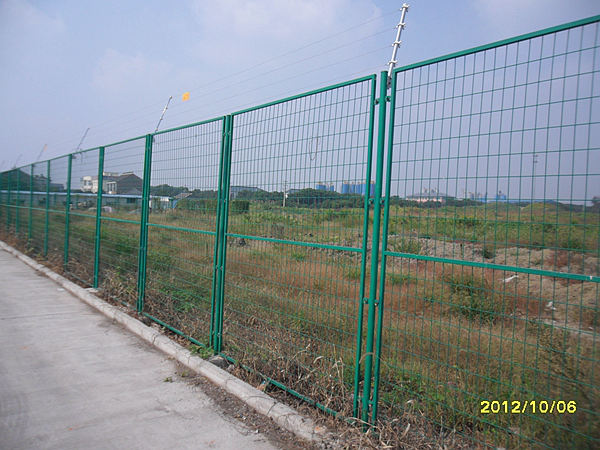 框架護(hù)欄網(wǎng).jpg 框架護(hù)欄網(wǎng).jpg