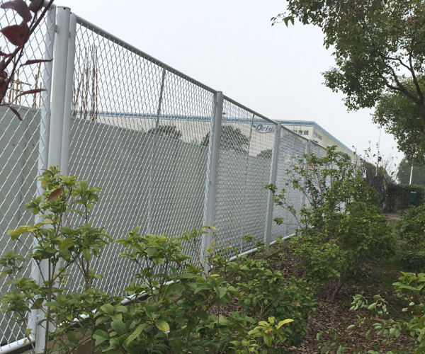 鋼板網(wǎng)護欄網(wǎng).jpg